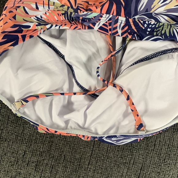 Tropical Leaves One-Piece Swimsuit Size L - Picture 4 of 5